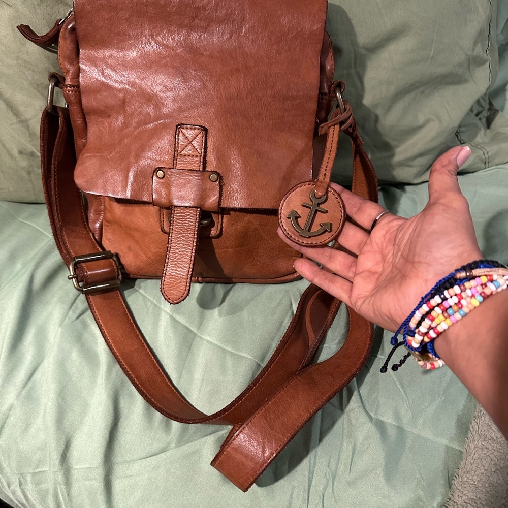 Brown Leather Women’s crossbody leather bag.